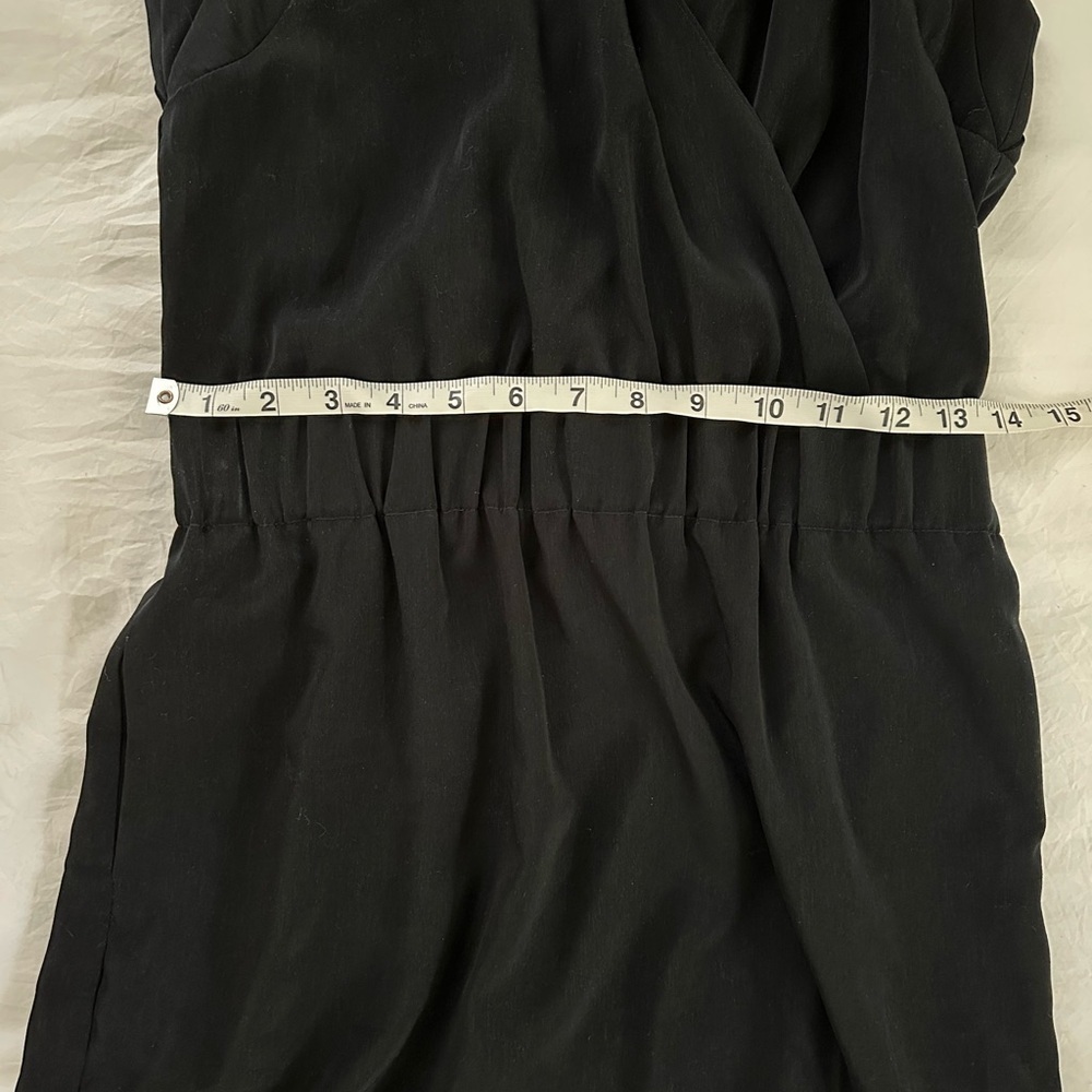 Black Structured Express Sleeveless Dress - Picture 4 of 8